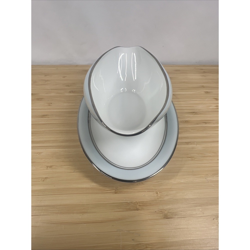 Noritake Bluebell 5558 Gravy Boat w Underplate Japan Blue Rim Platinum - Picture 4 of 8